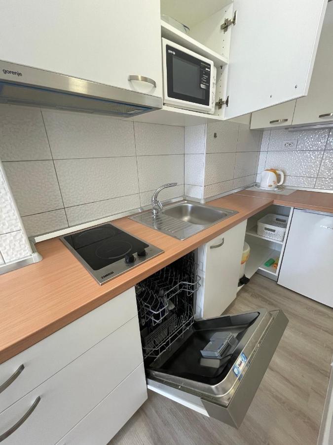 Guest House Micin Vodice Bagian luar foto