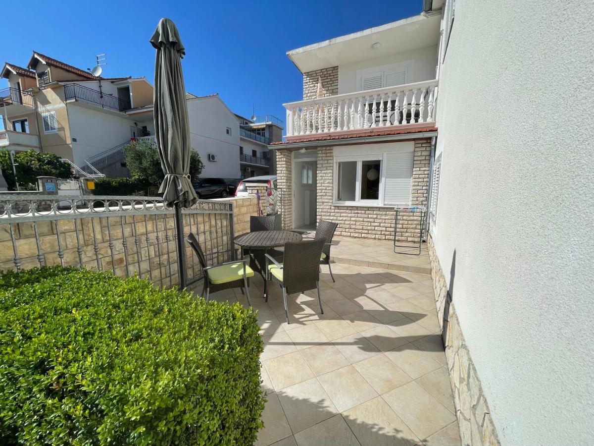 Guest House Micin Vodice Bagian luar foto
