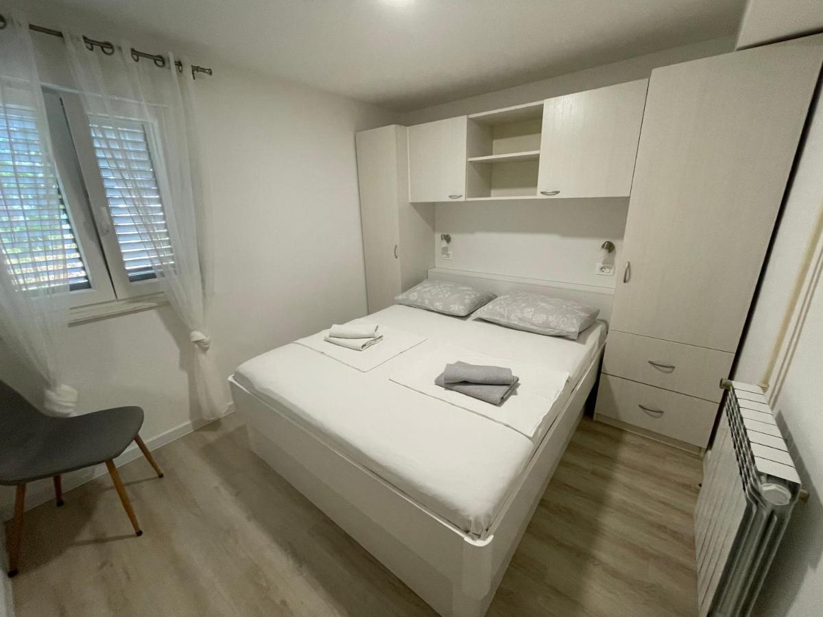 Guest House Micin Vodice Bagian luar foto