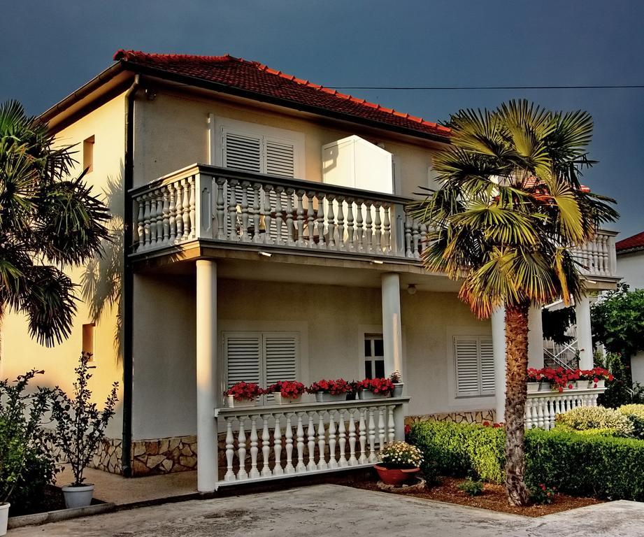 Guest House Micin Vodice Bagian luar foto