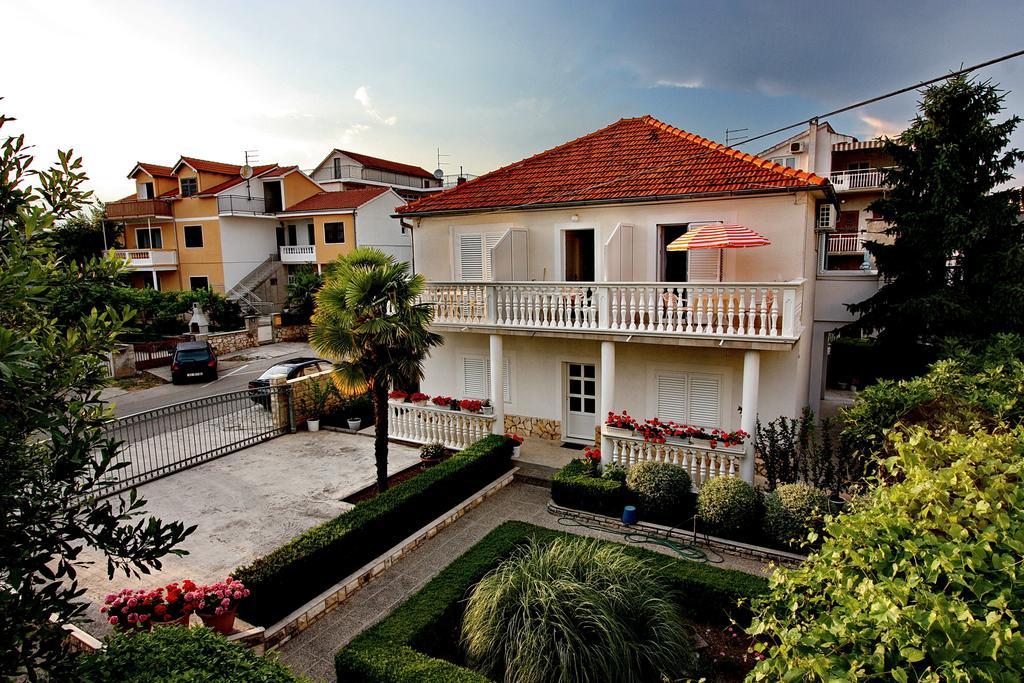 Guest House Micin Vodice Bagian luar foto