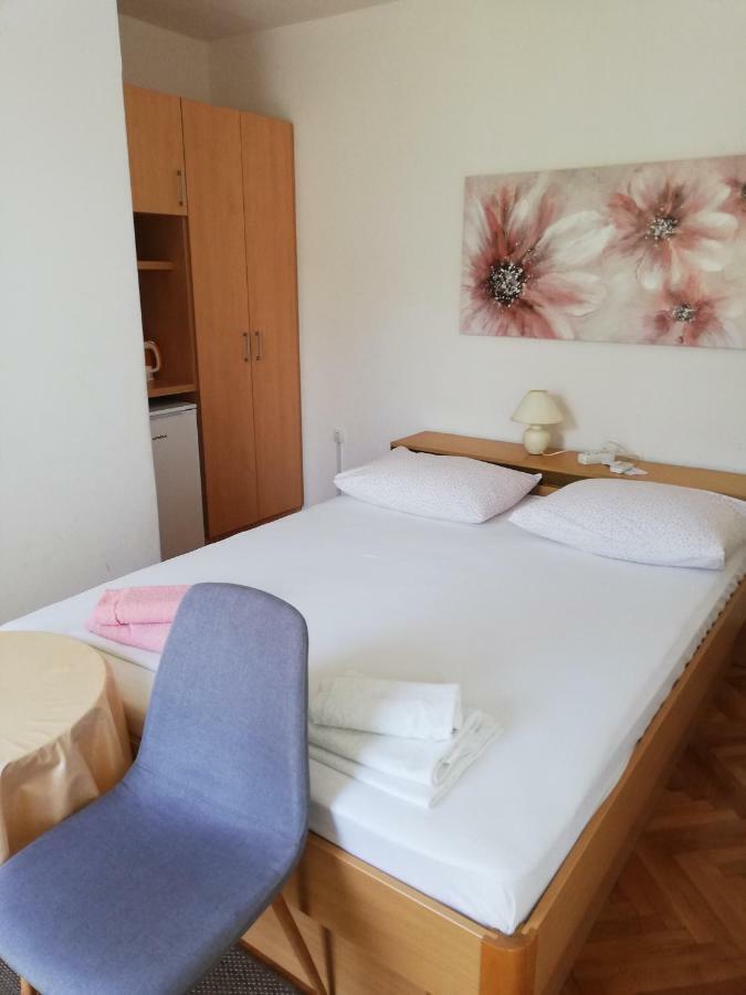 Guest House Micin Vodice Bagian luar foto