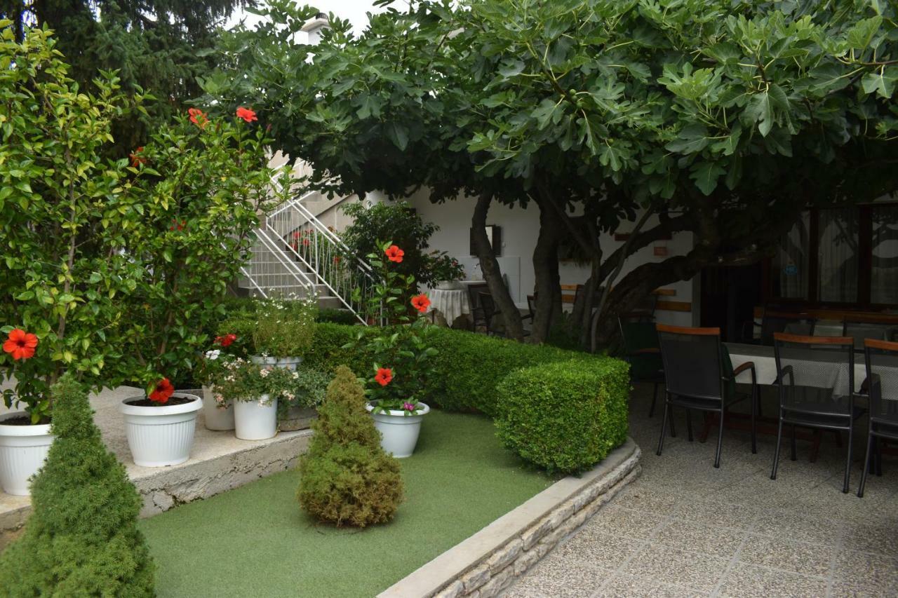 Guest House Micin Vodice Bagian luar foto
