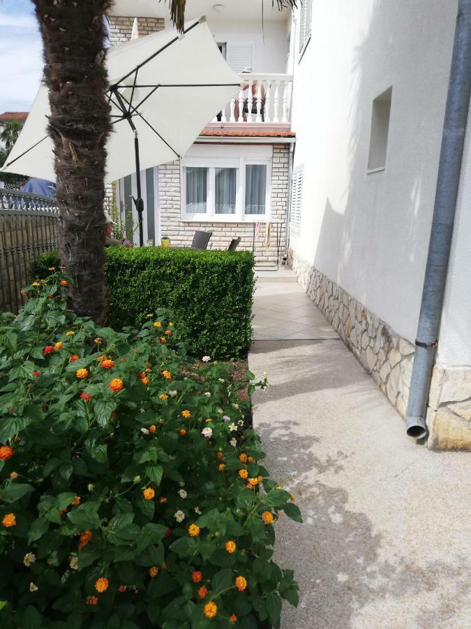 Guest House Micin Vodice Bagian luar foto