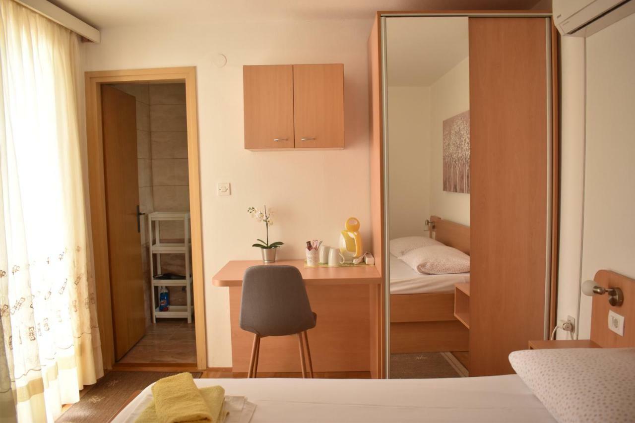 Guest House Micin Vodice Bagian luar foto