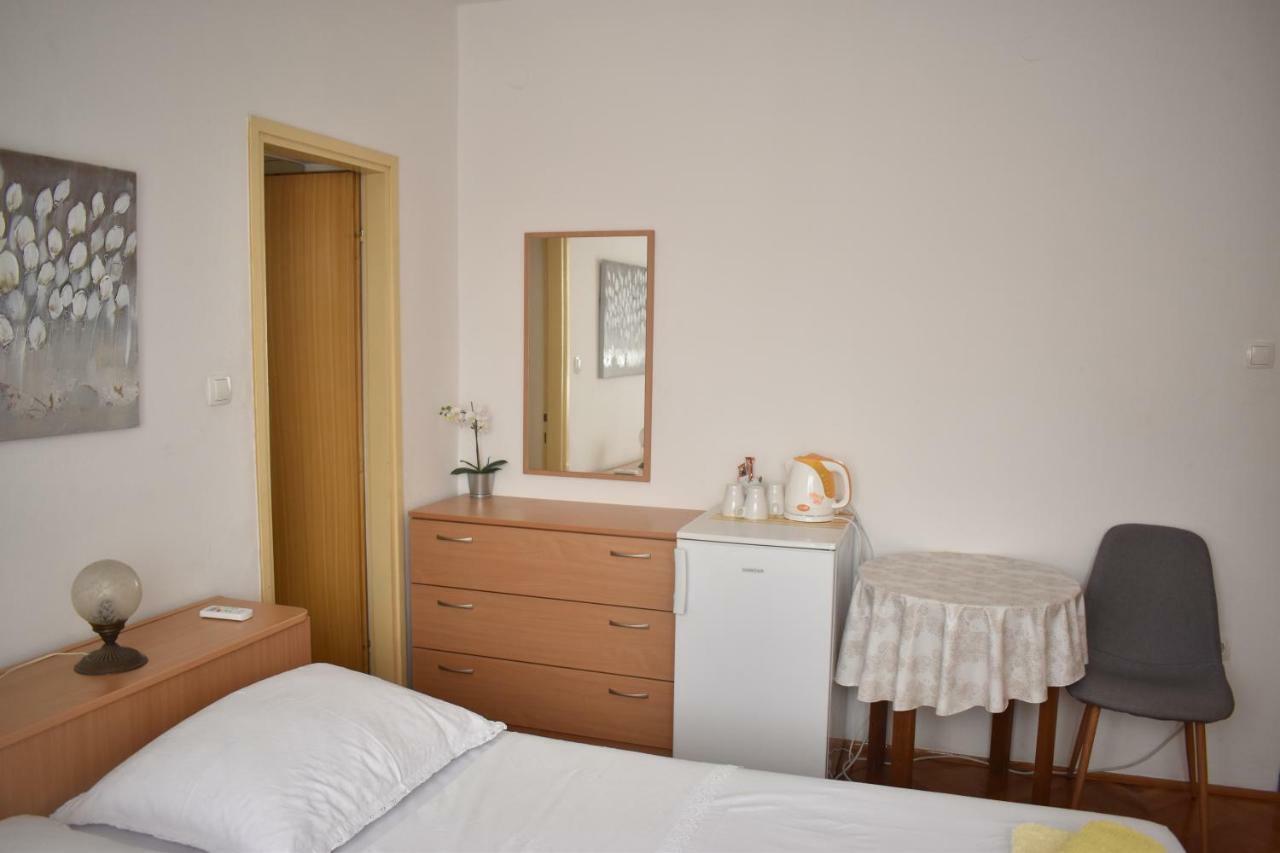Guest House Micin Vodice Bagian luar foto
