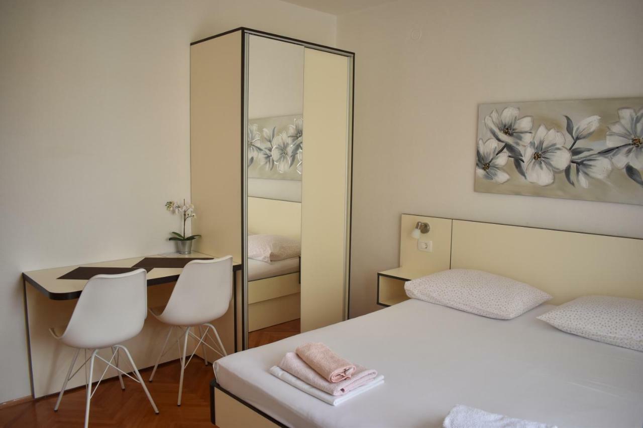 Guest House Micin Vodice Bagian luar foto