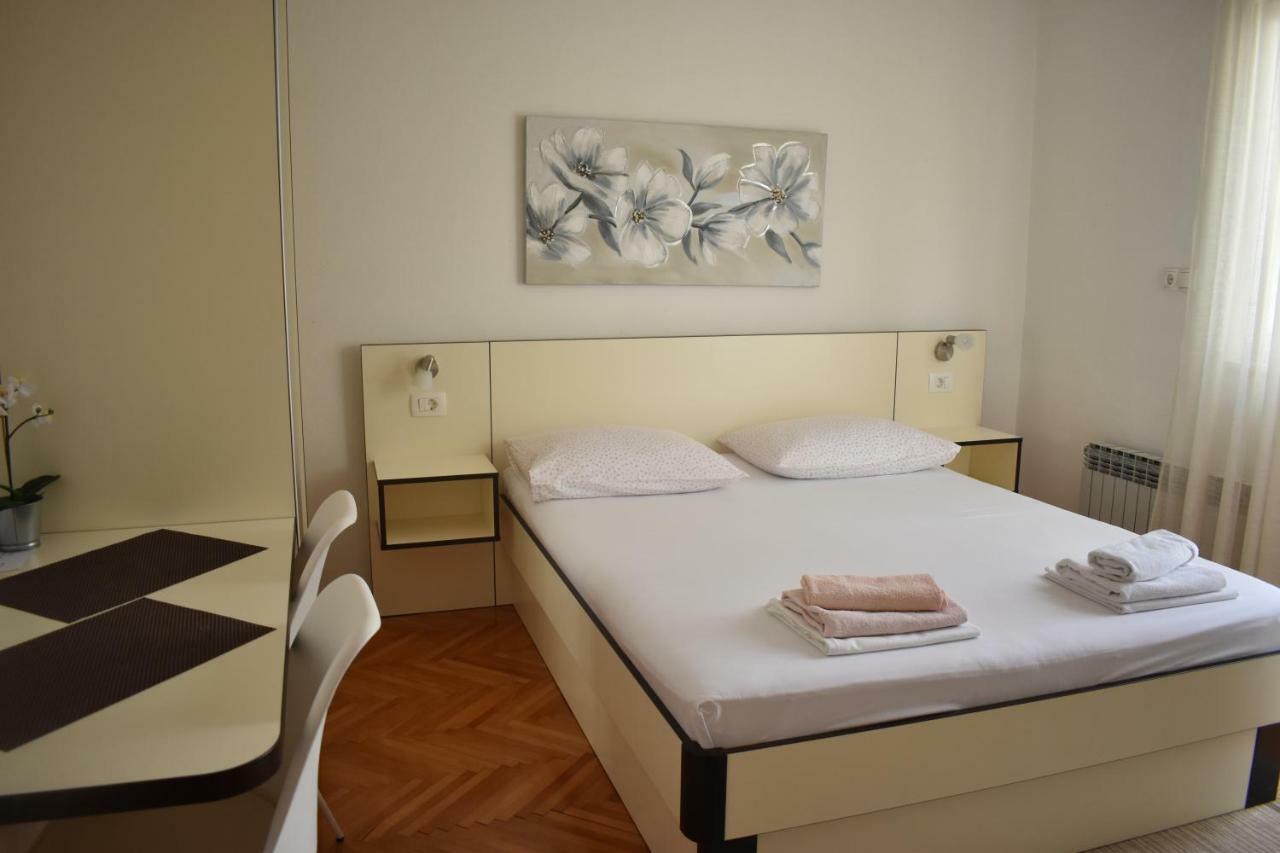 Guest House Micin Vodice Bagian luar foto
